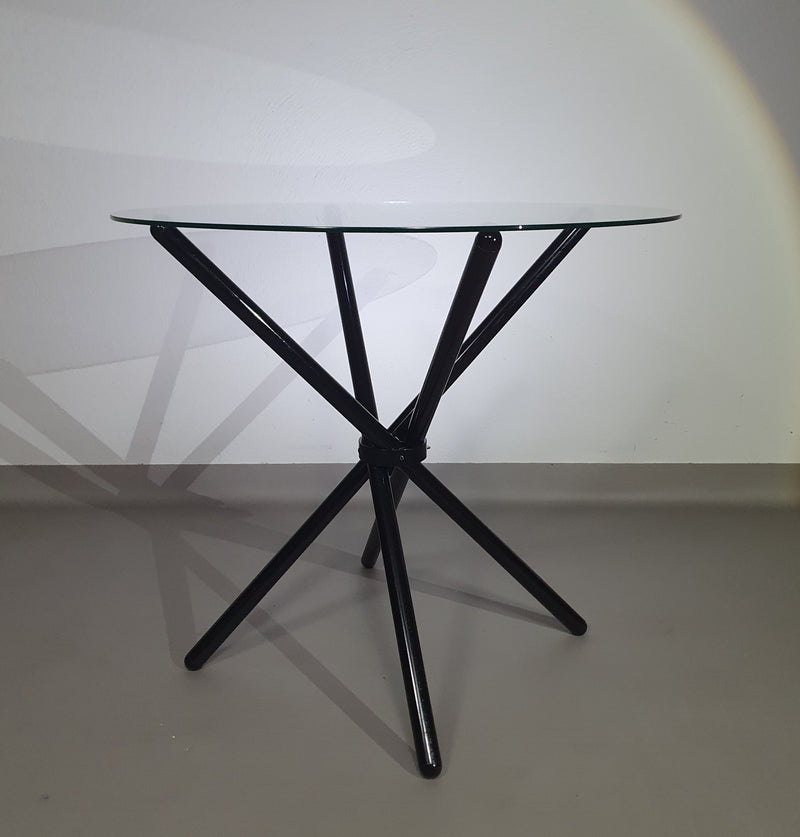 Een mooi ding is een blijvende vreugde.
 Italiaanse klaptafel jaren 80
 Aluminium frame