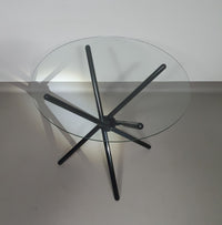 Een mooi ding is een blijvende vreugde.
 Italiaanse klaptafel jaren 80
 Aluminium frame