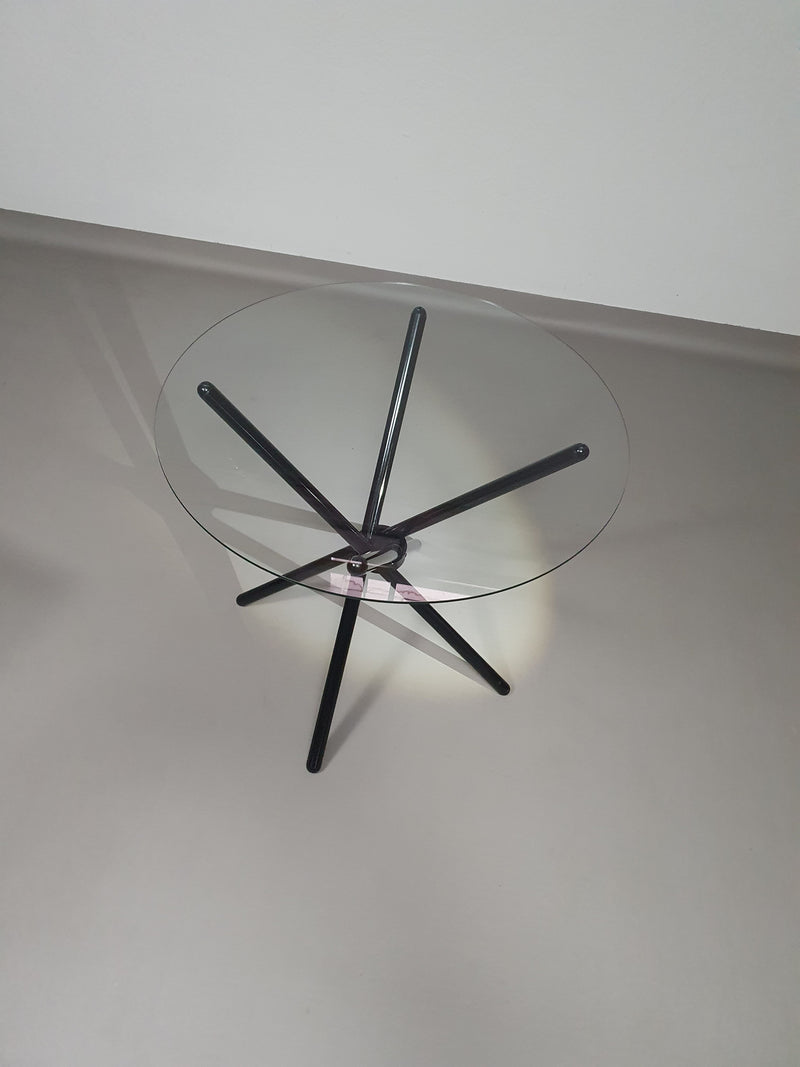Een mooi ding is een blijvende vreugde.
 Italiaanse klaptafel jaren 80
 Aluminium frame