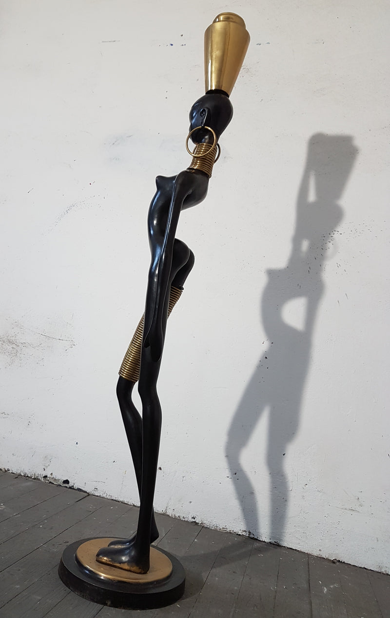 Levensgroot 169 cm bronzen Afrikaans vrouwenbeeld uit Oostenrijk, jaren 50