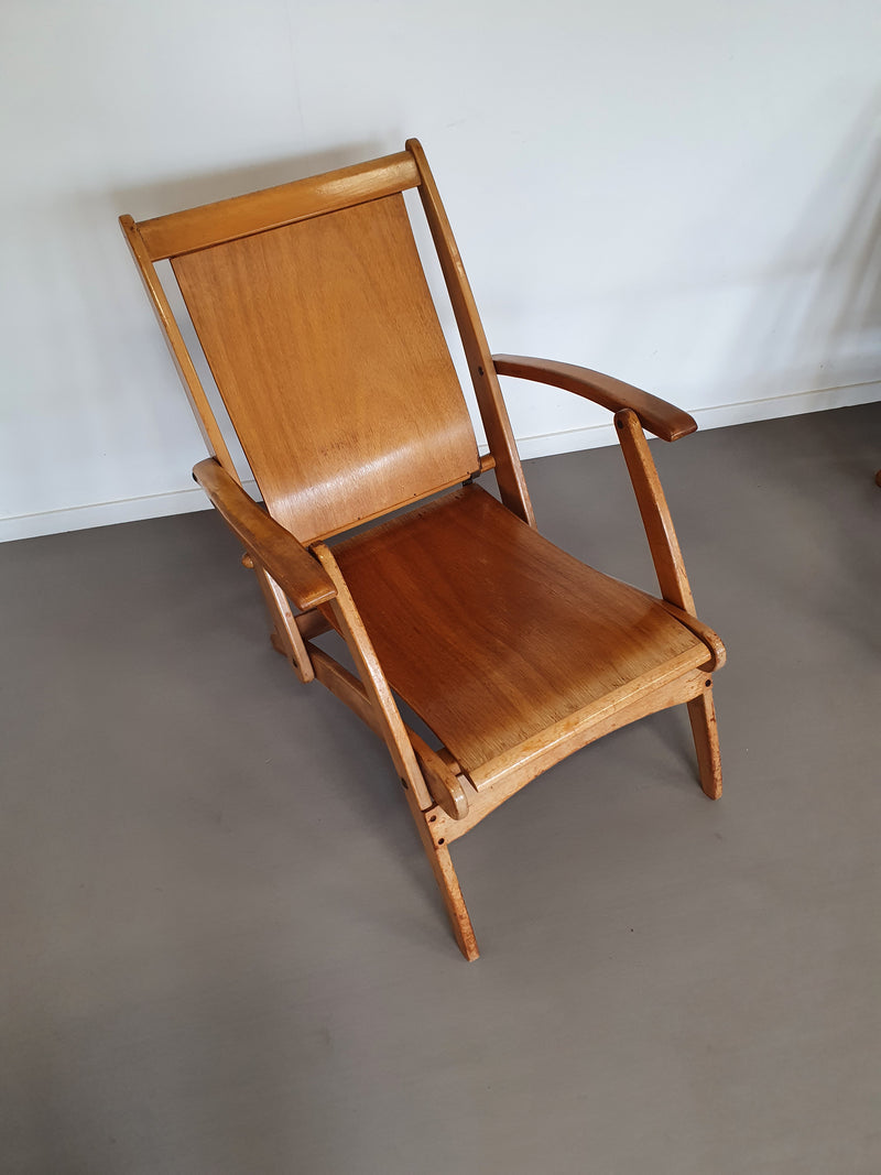Vouwstoelen van multiplex uit het midden van de eeuw