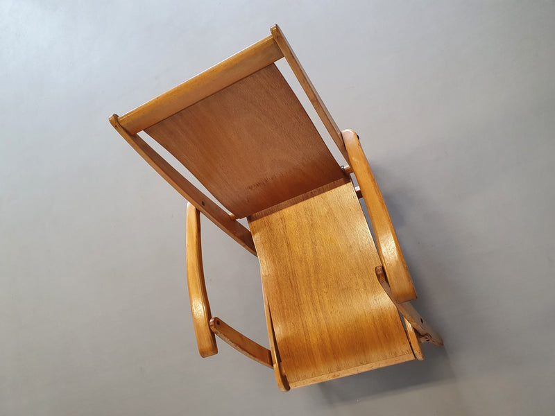 Vouwstoelen van multiplex uit het midden van de eeuw
