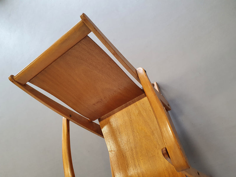 Vouwstoelen van multiplex uit het midden van de eeuw