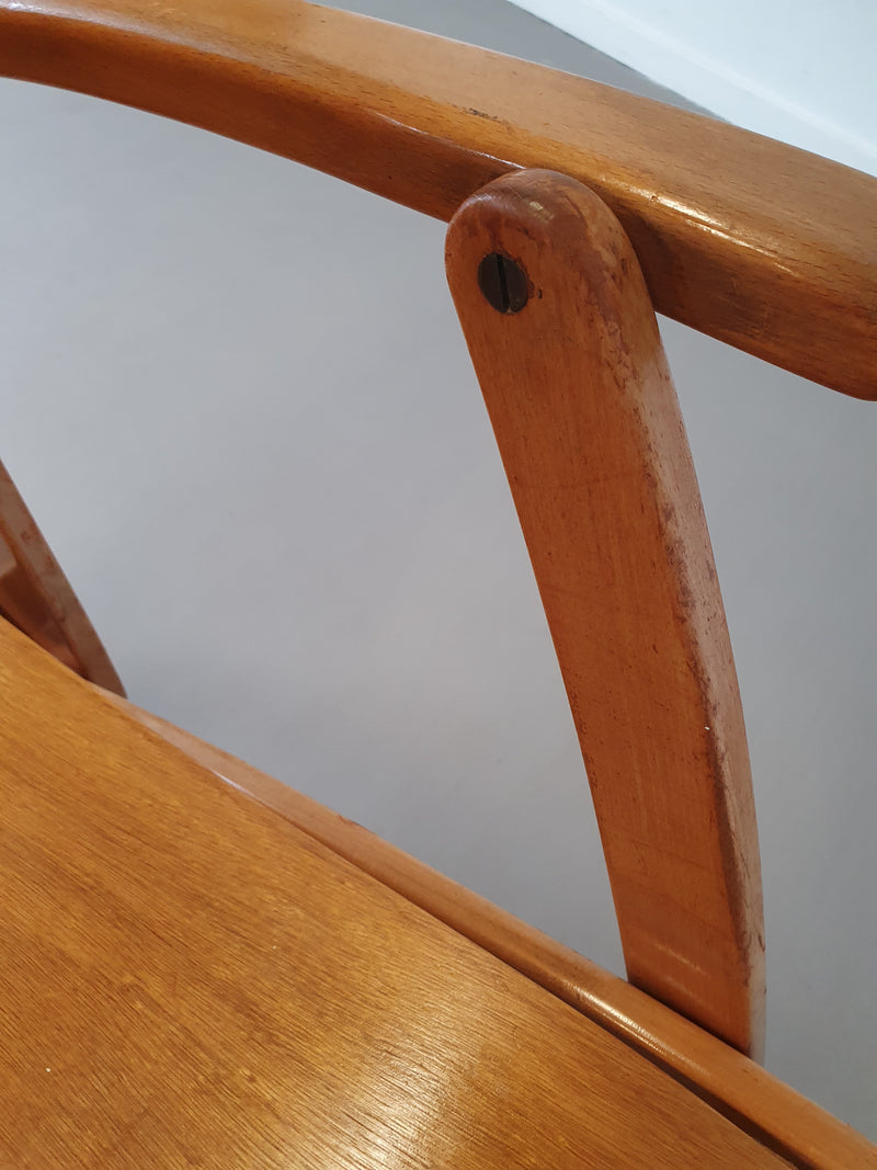Vouwstoelen van multiplex uit het midden van de eeuw
