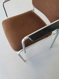 6 x retro stoel jaren zeventig in goede staat. 2 stoelen hebben een lage rugleuning en armleuningen