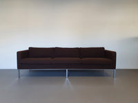Artifort bank C905 van Kho Liang Ie 240 x 80 x 65 cm. Originele bekleding bruine boucléwol
