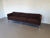Artifort bank C905 van Kho Liang Ie 240 x 80 x 65 cm. Originele bekleding bruine boucléwol