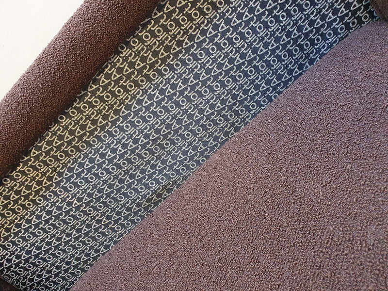 Artifort bank C905 van Kho Liang Ie 240 x 80 x 65 cm. Originele bekleding bruine boucléwol