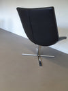 Leren, zware lounge stoelen. Breed 75 - hoog 87 - diep 70 cm. Prijs is voor de set.