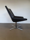 Leren, zware lounge stoelen. Breed 75 - hoog 87 - diep 70 cm. Prijs is voor de set.