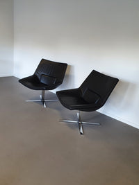 Leren, zware lounge stoelen. Breed 75 - hoog 87 - diep 70 cm. Prijs is voor de set.