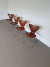Arne Jacobsen Fritz Hansen SERIE 7 vlinderstoelen teak