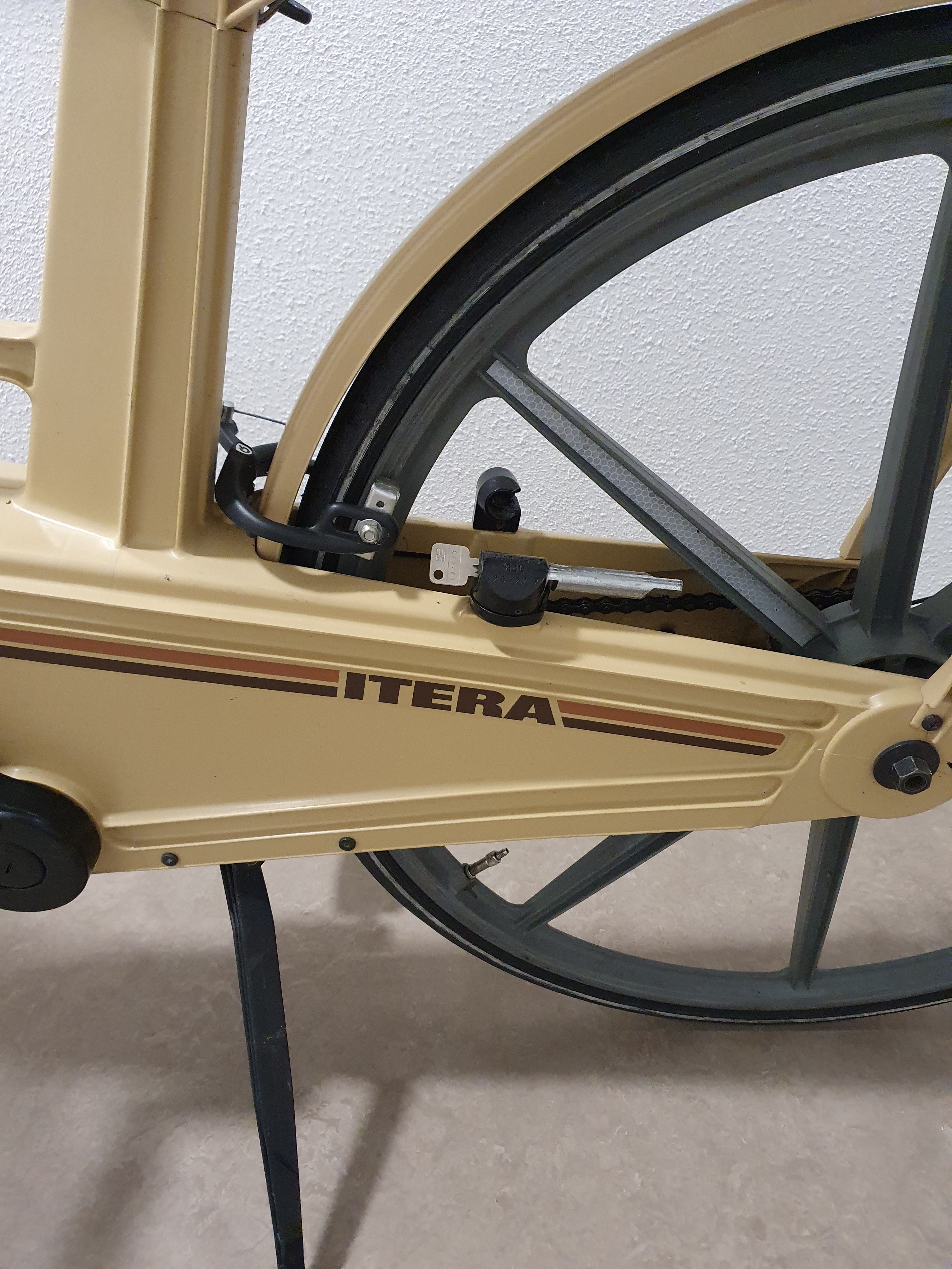 Vintage plastic bike Itera from Volvo Sweden, 1980s – Logohuman