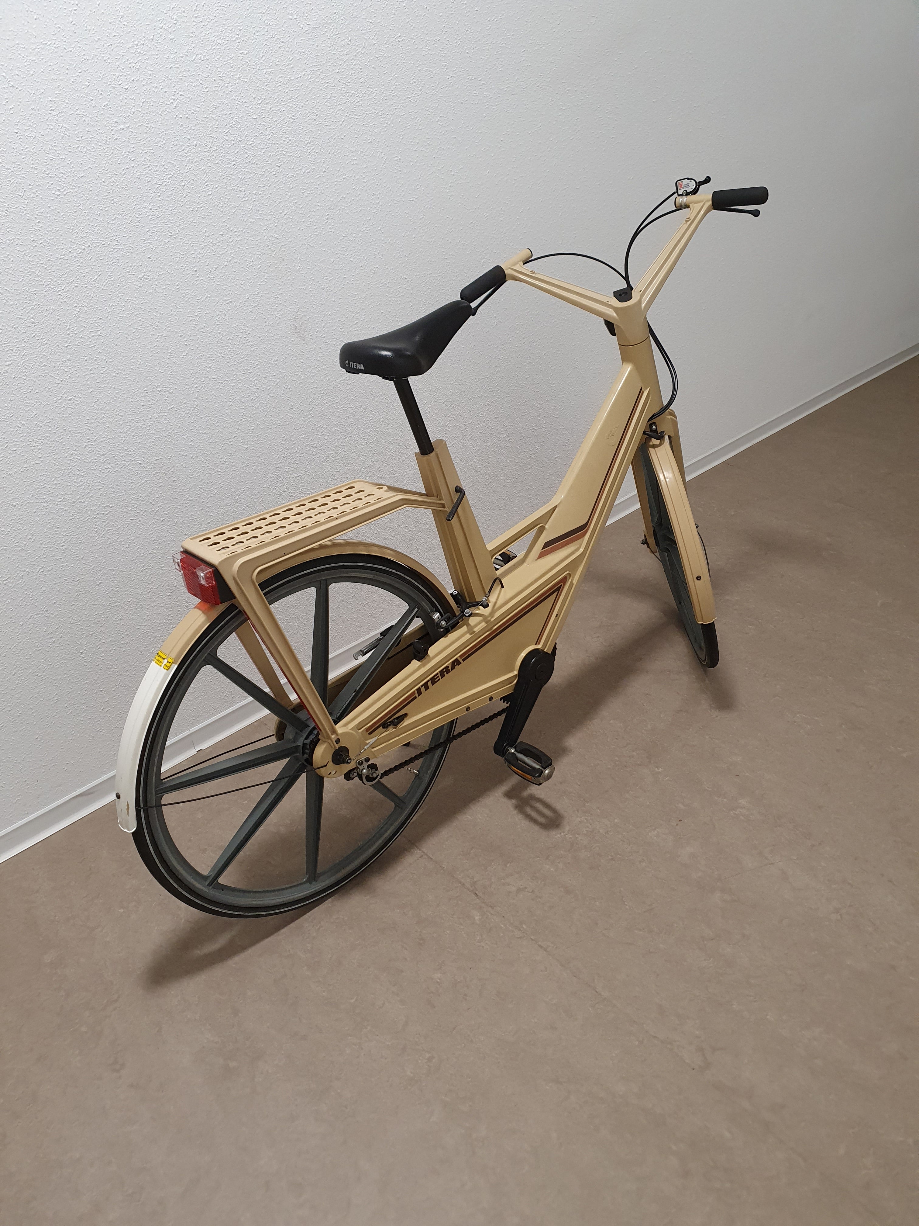 ITERA 自転車　プラスチック Vintage plastic bike Itera from Volvo Sweden, 1980s – Logohuman