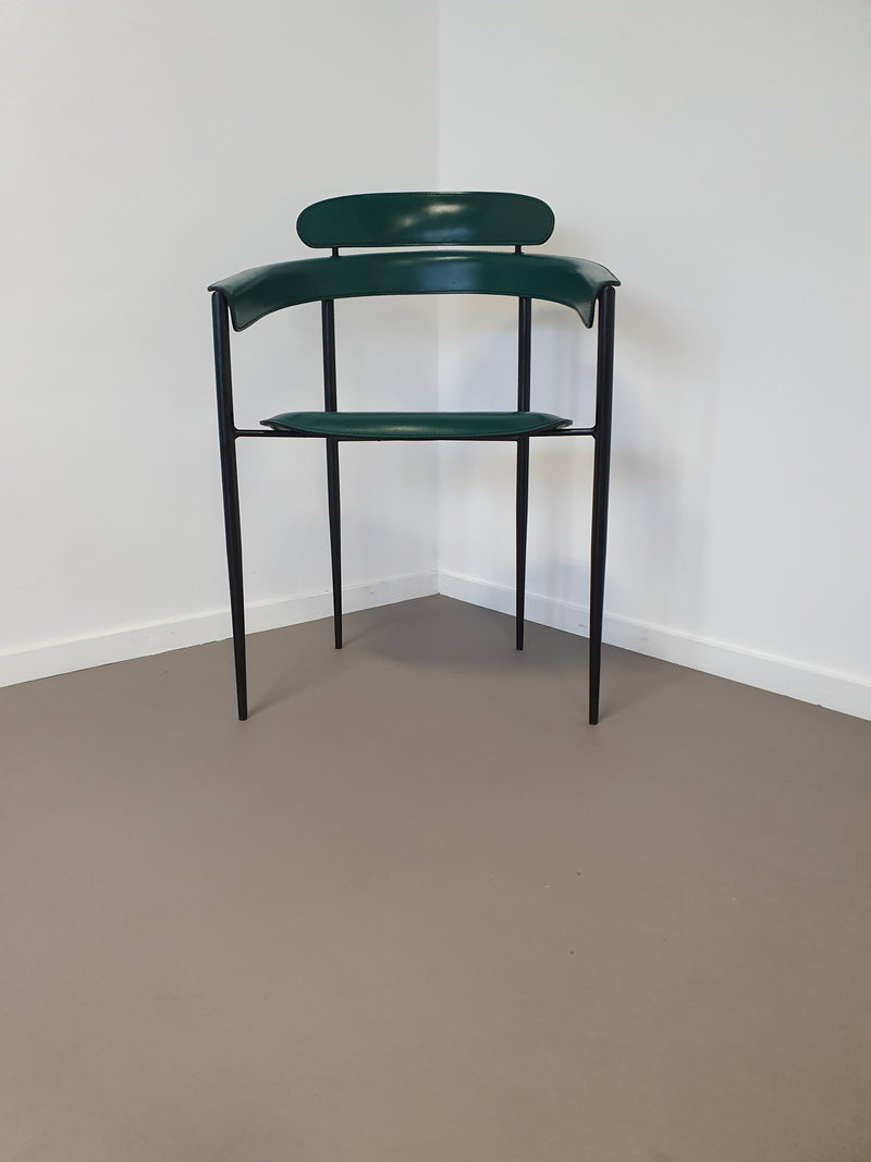 Set van zes zeldzame groene leren stiletto stoelen van Arrben met zwart frame