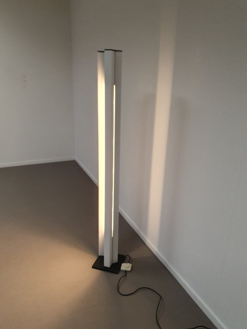 Witte Ettore Sottsass Moonlight vloerlamp nr. 14104, Italië jaren 70 