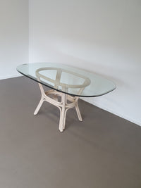 Bureau/tafel van gespleten riet.