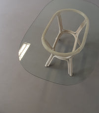 Bureau/tafel van gespleten riet.
