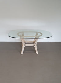 Bureau/tafel van gespleten riet.