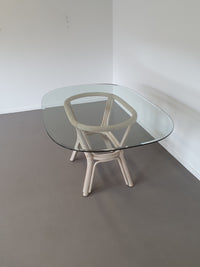 Bureau/tafel van gespleten riet.
