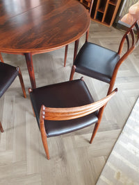 Niels O. Møller eetkamerstoelen Model 78 van JL Møllers Møbelfabrik in Denemarken