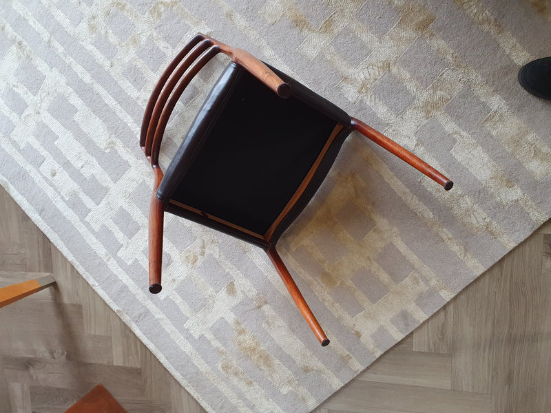 Niels O. Møller eetkamerstoelen Model 78 van JL Møllers Møbelfabrik in Denemarken