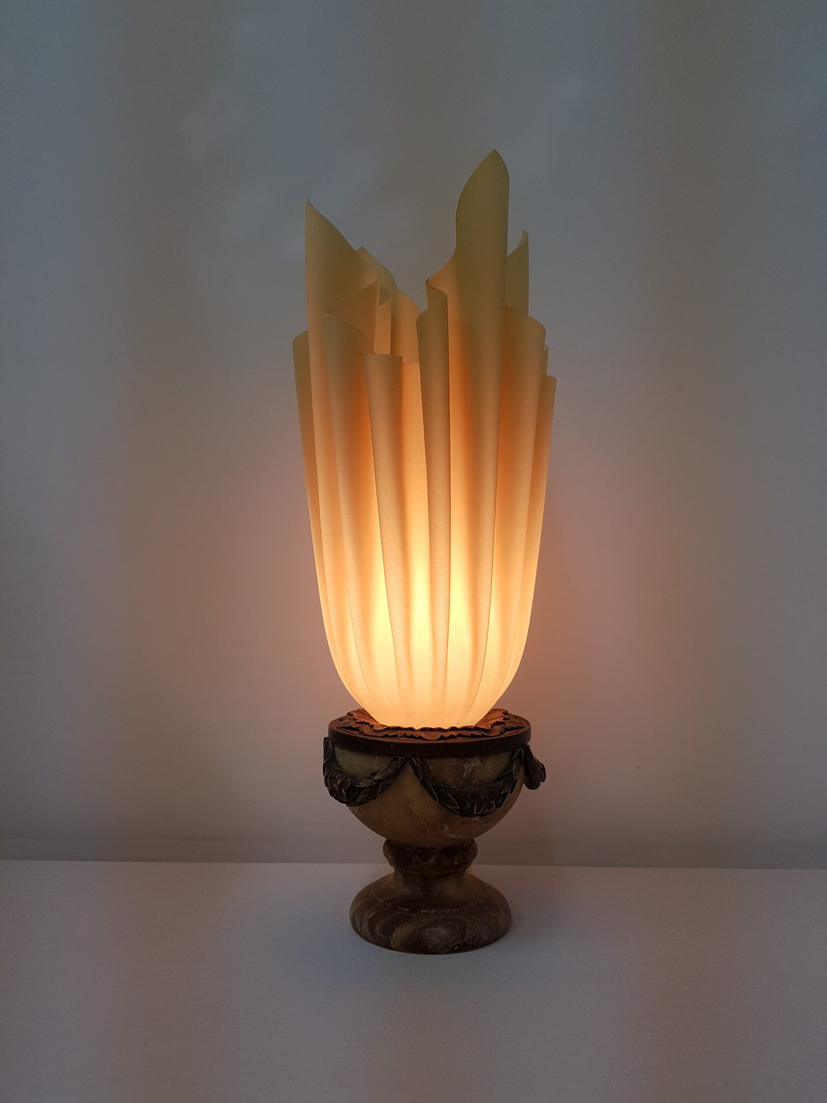 Modern draped torch table lamp Bourbon - Georgia Jacob - France