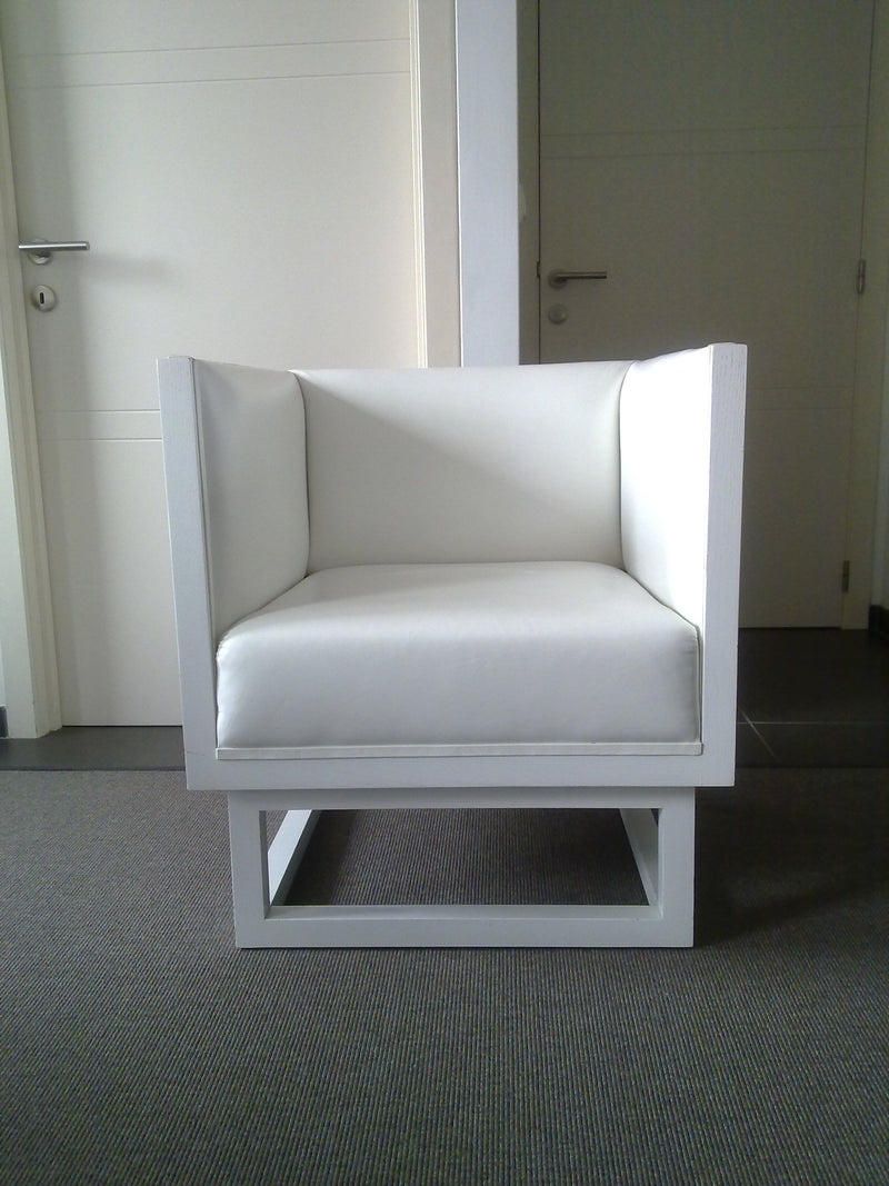 Paar zeldzame originele 'Cabinet Chairs' van Josef Hoffmann, handgemaakt rond de jaren 1980 door Wittmann Austria. Ontworpen in 1903, voor het Weense huis van Dr. Salzer.