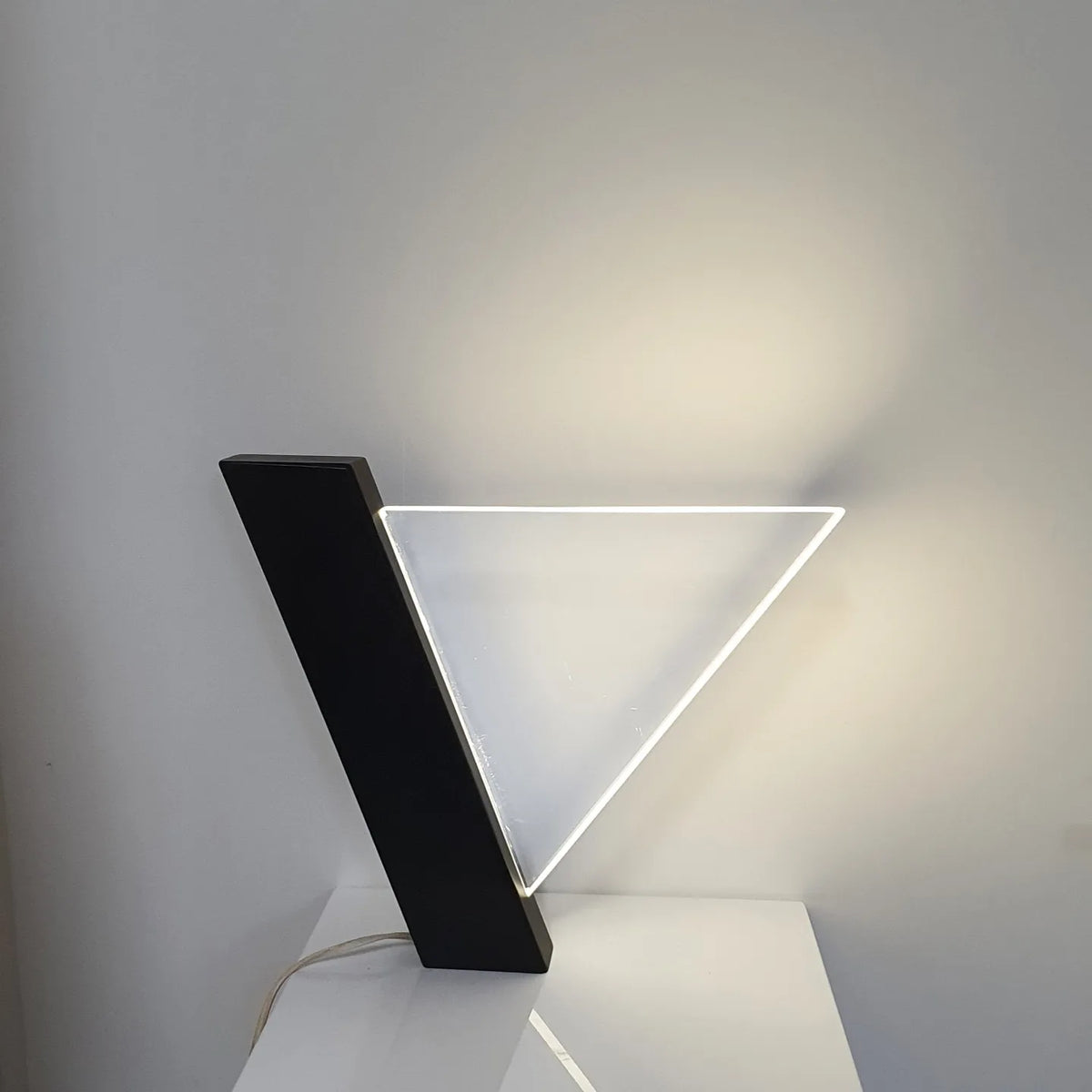 Lucite Indoor table lamp - Vittorio - Peter Schreuder Goedheijt.